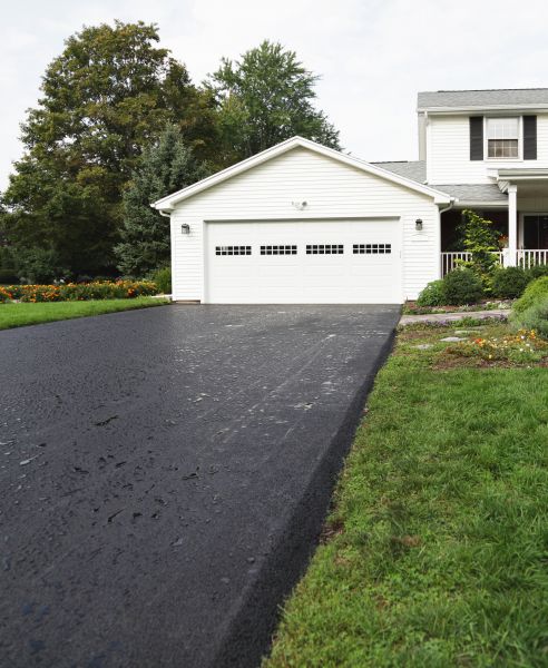 Cost of Blacktop Driveway Paving in Kent