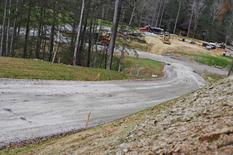 Who Does Asphalt Service